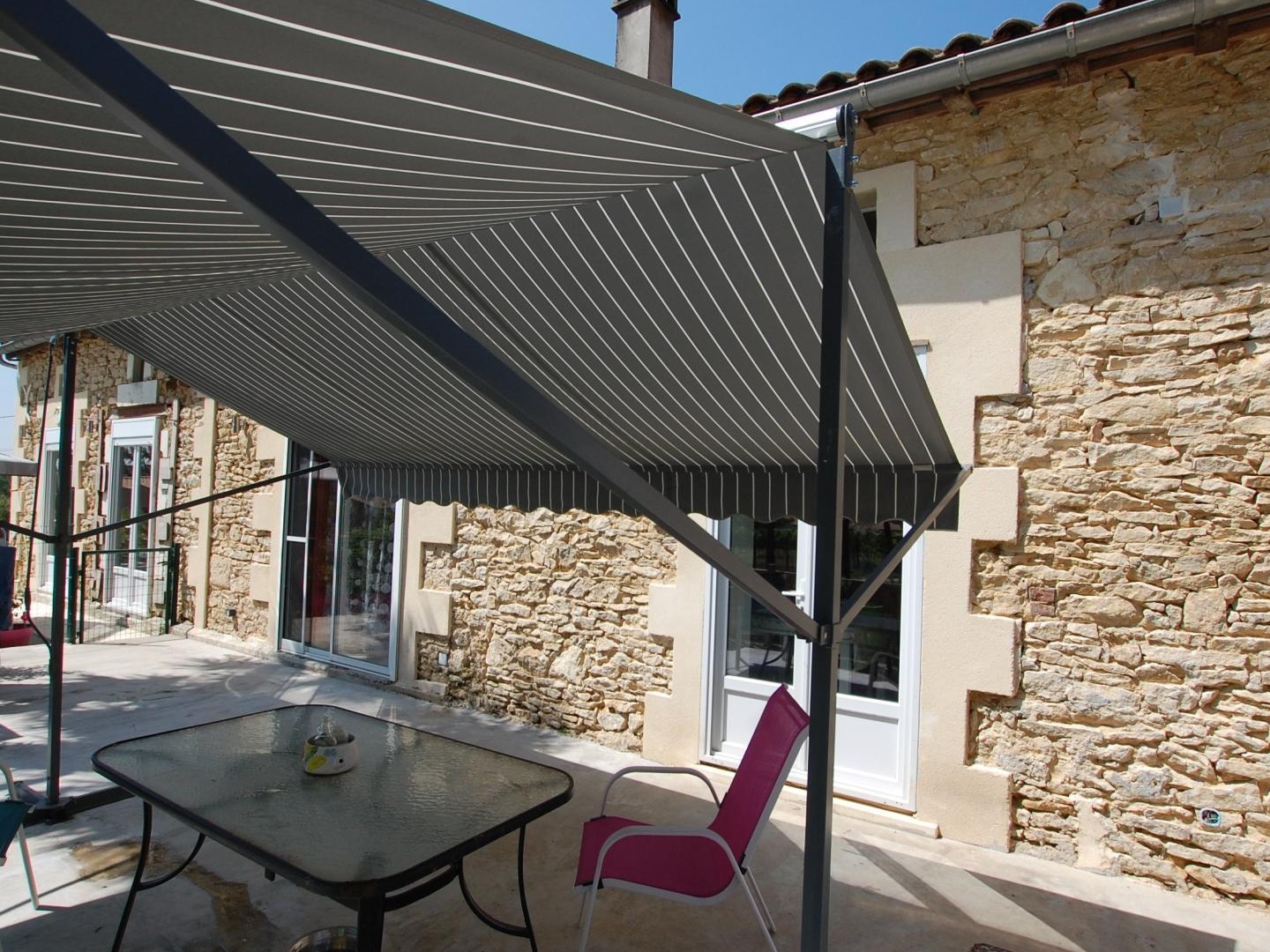 Maison à vendre - 9 pièces - 160m2 - Saint-Ciers-Sur-G... (33820)