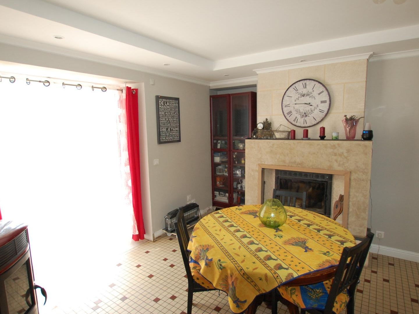 Maison à vendre - 9 pièces - 160m2 - Saint-Ciers-Sur-G... (33820)