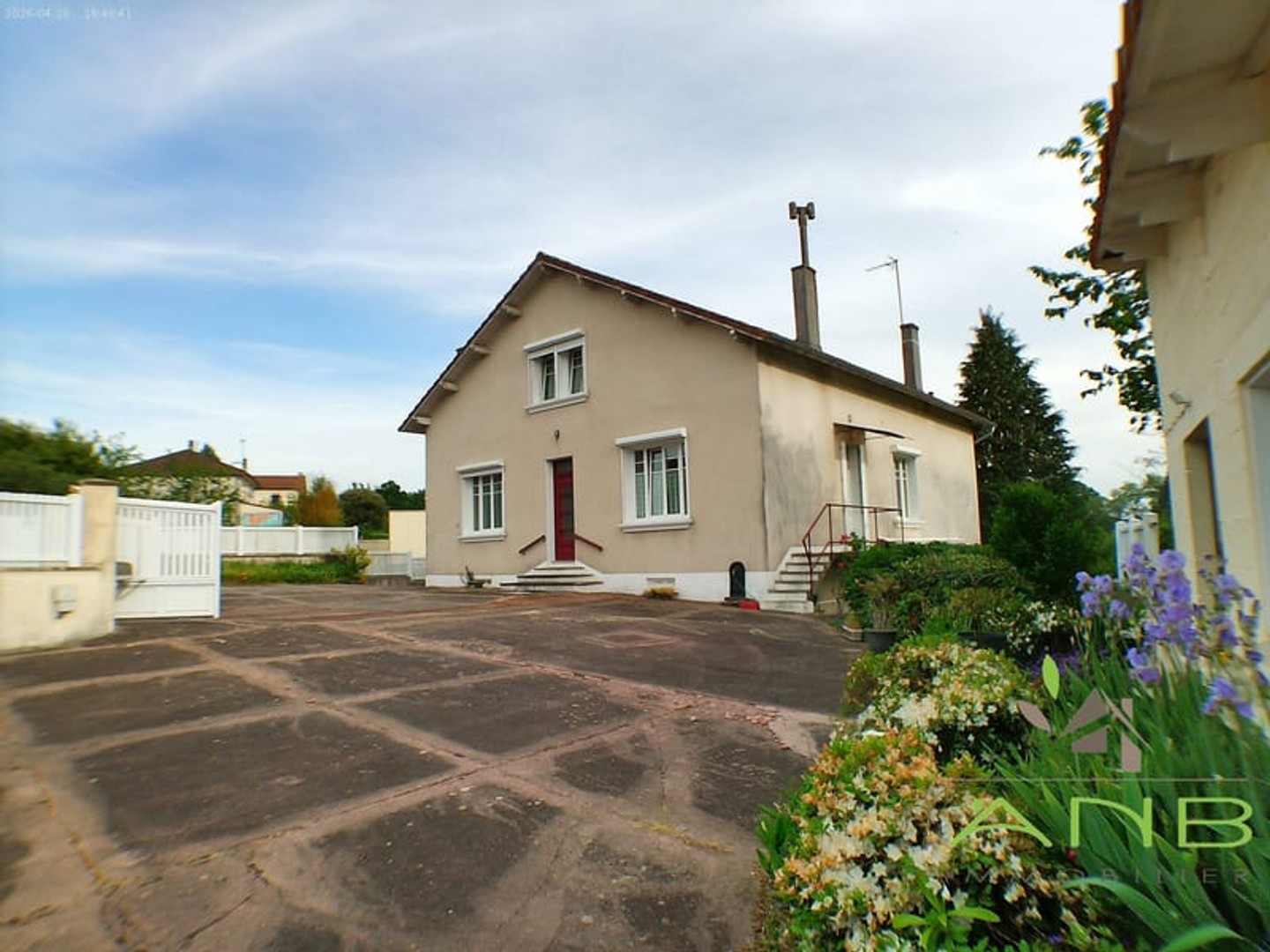 Maison à vendre - 8 pièces - 154m2 - Saint-Mathieu (87440)