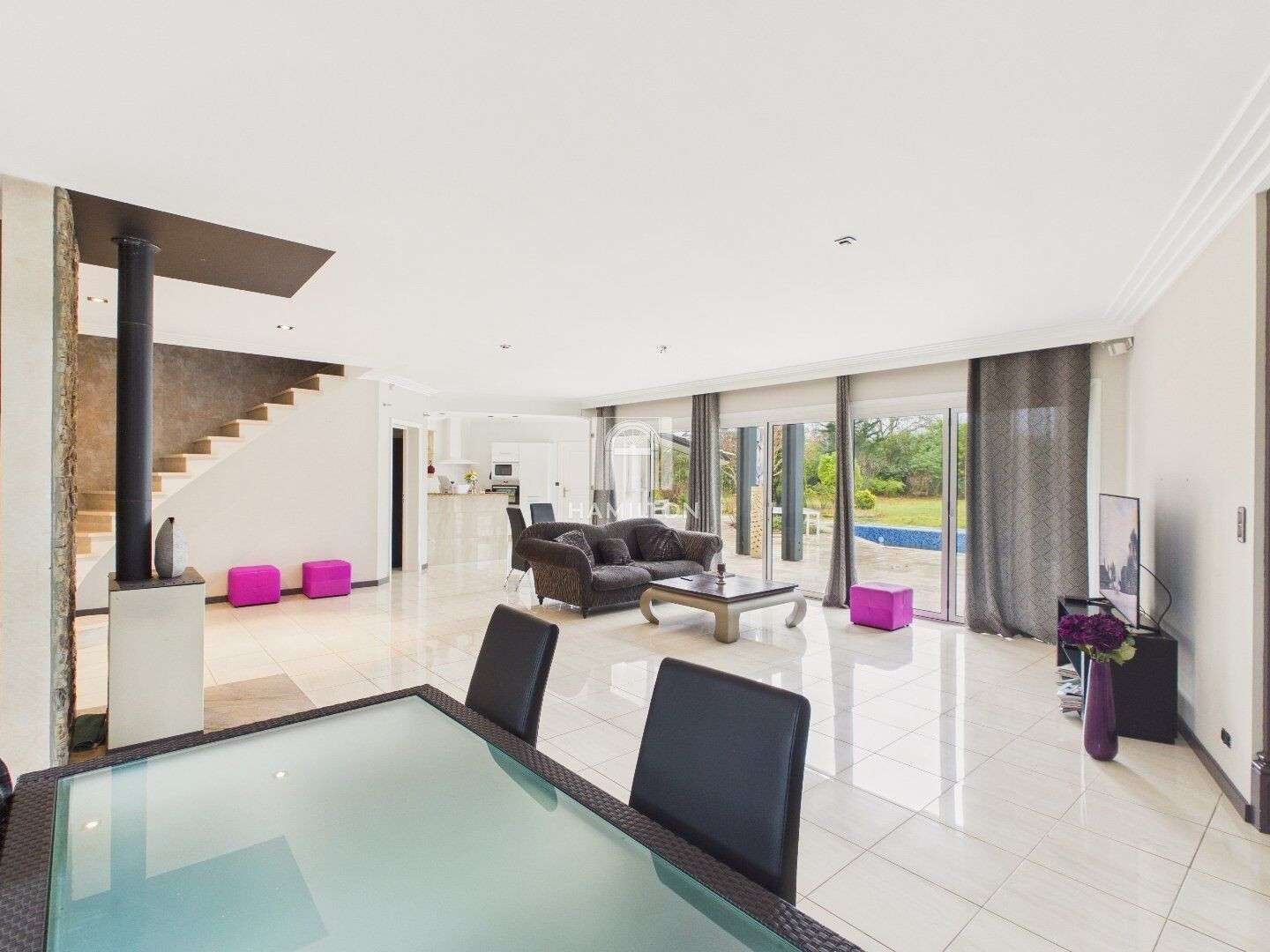 Villa 7 pièces 230 m²