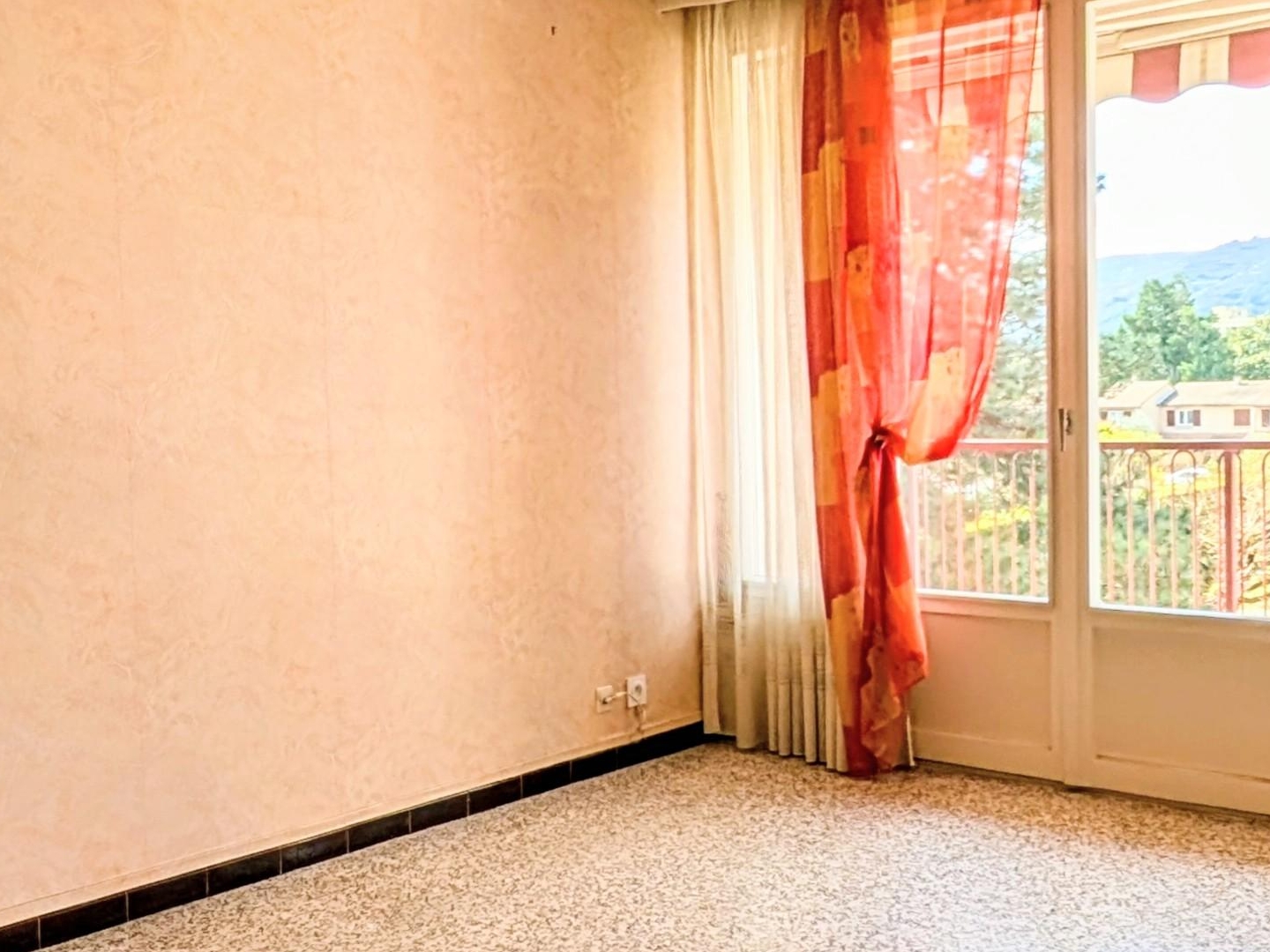 Appartement à vendre - 3 pièces - 68m2 - Tournon-Sur-Rhône (07300)