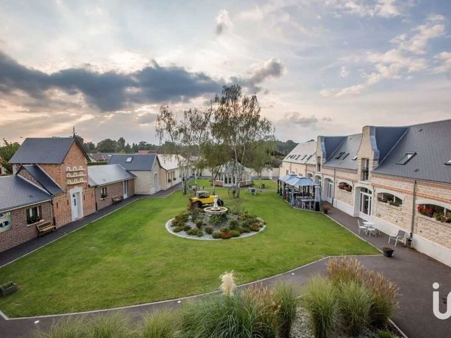 Vente Hôtel-restaurant 689 m²