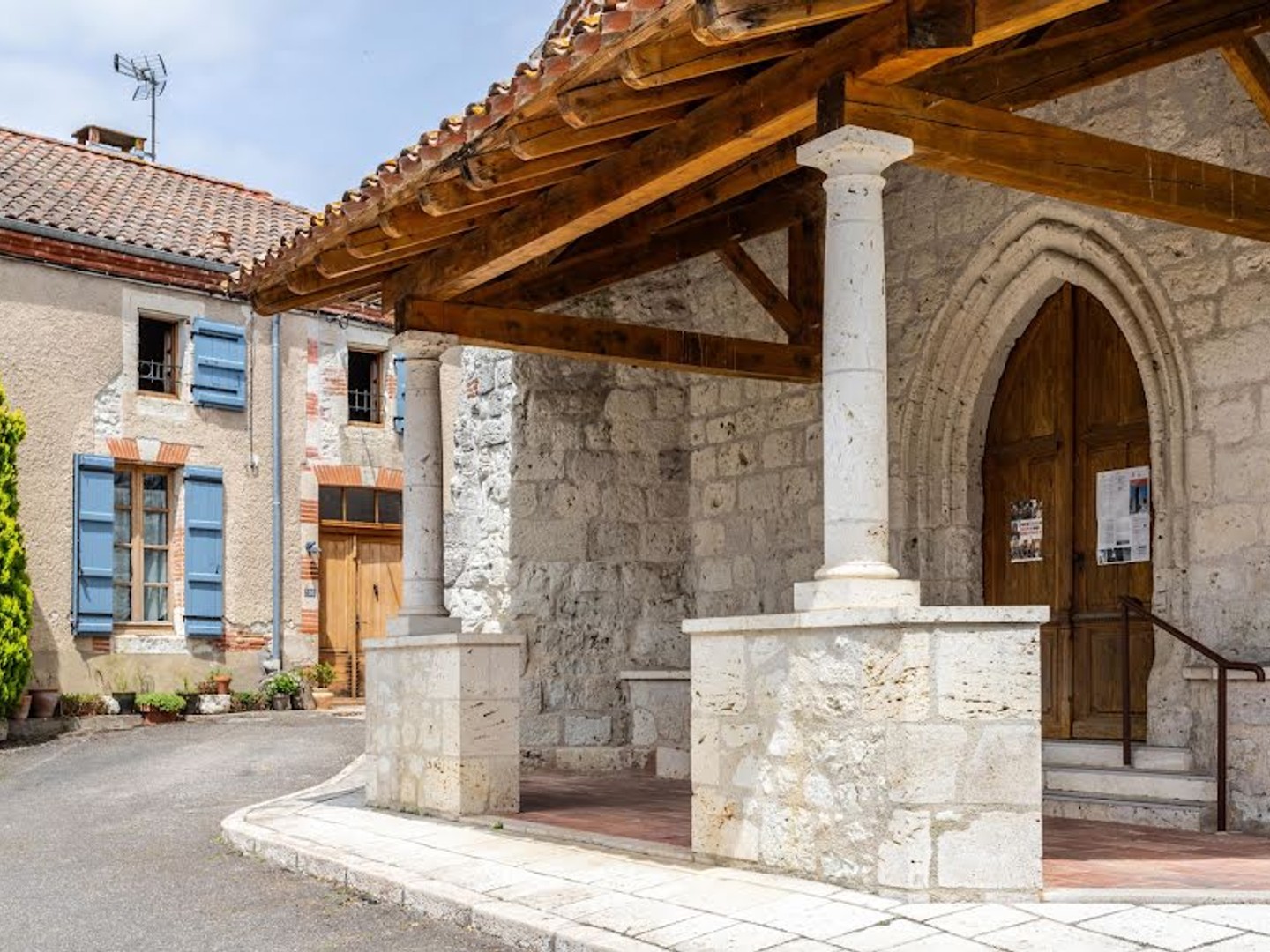 Studio 6 pièces 210 m²