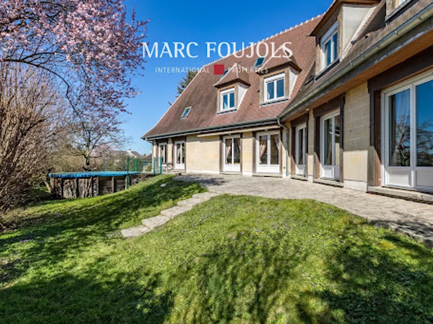 Maison 14 pièces 358 m²
