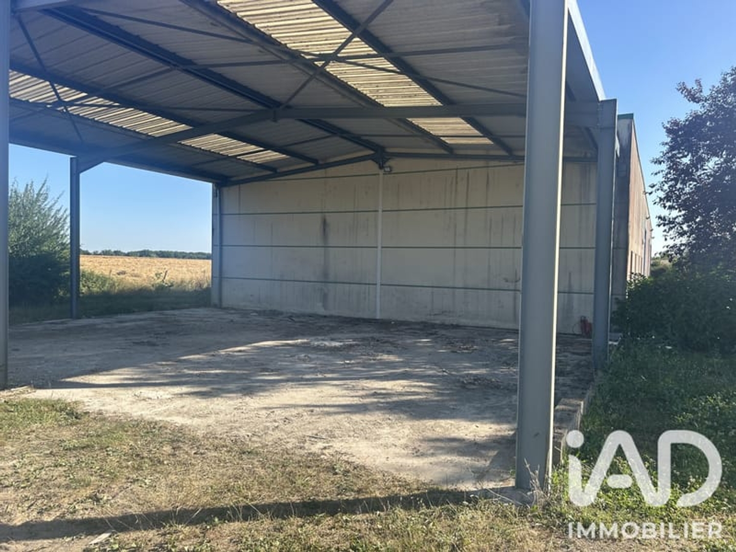 Locaux à vendre - 1 pièce - 460m2 - Lucenay-Lès-Aix (58380)