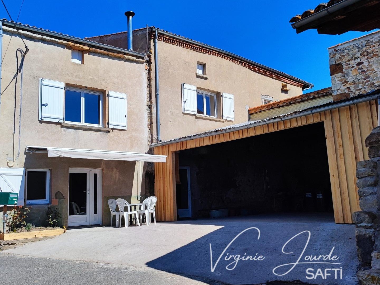 Maison avec dépendances