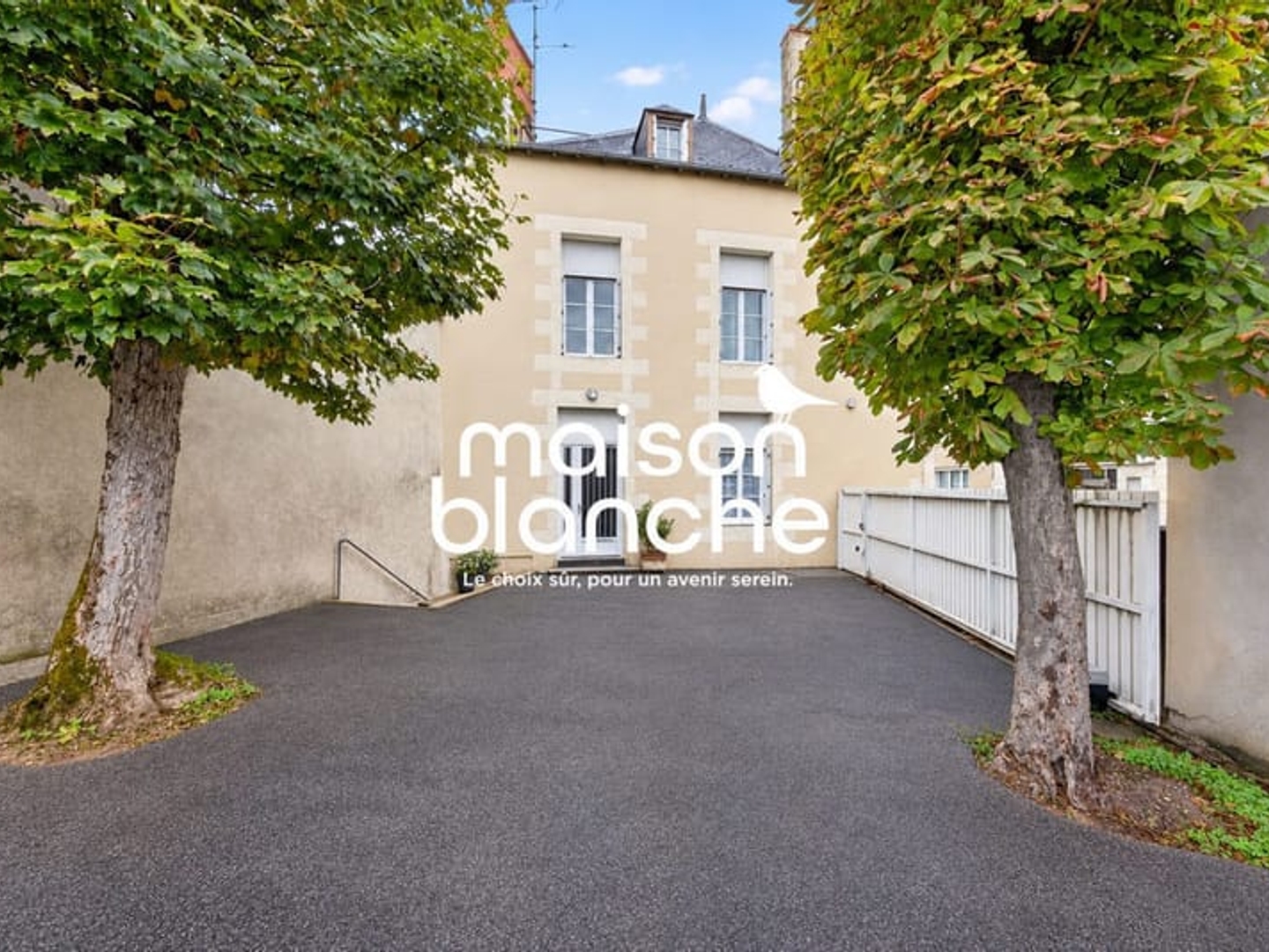 Immeuble à vendre - 269m2 - Neuville-De-Poitou (86170)