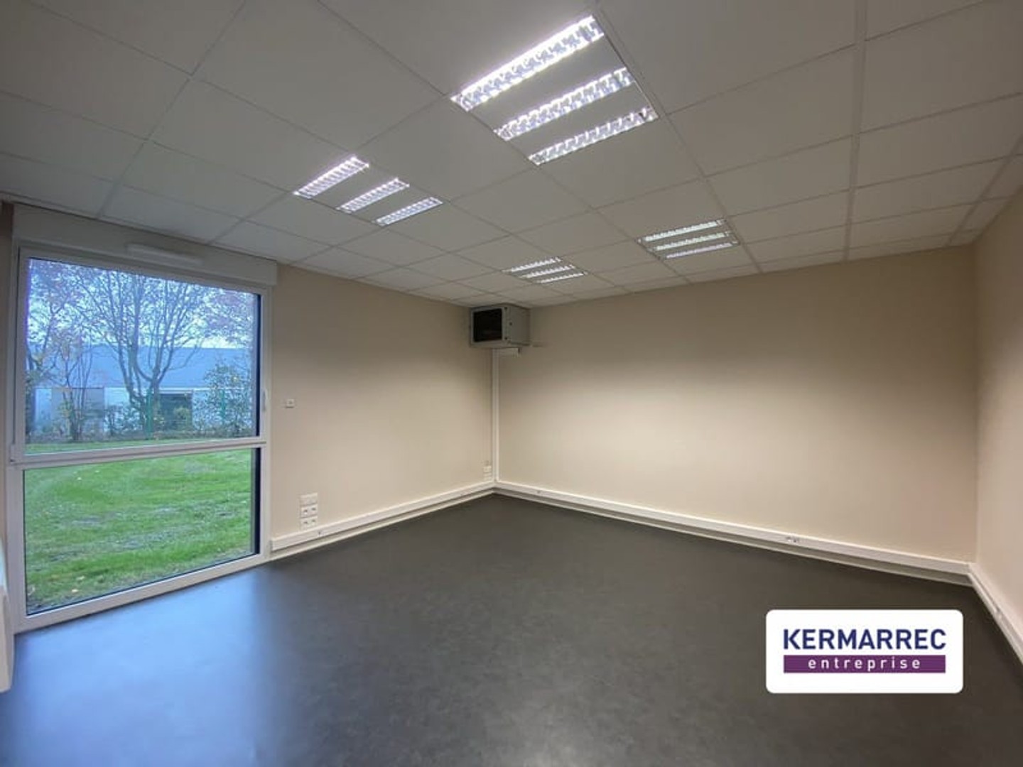 Bureaux à vendre - 166m2 - Le Rheu (35650)