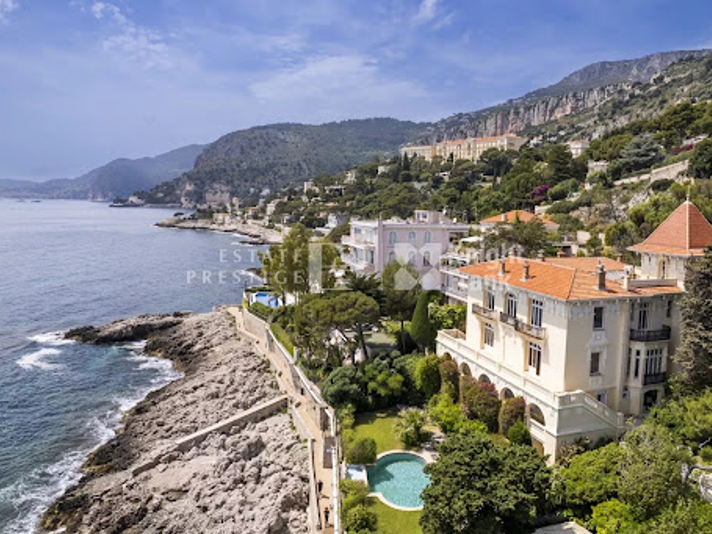Villa 18 pièces 713 m²