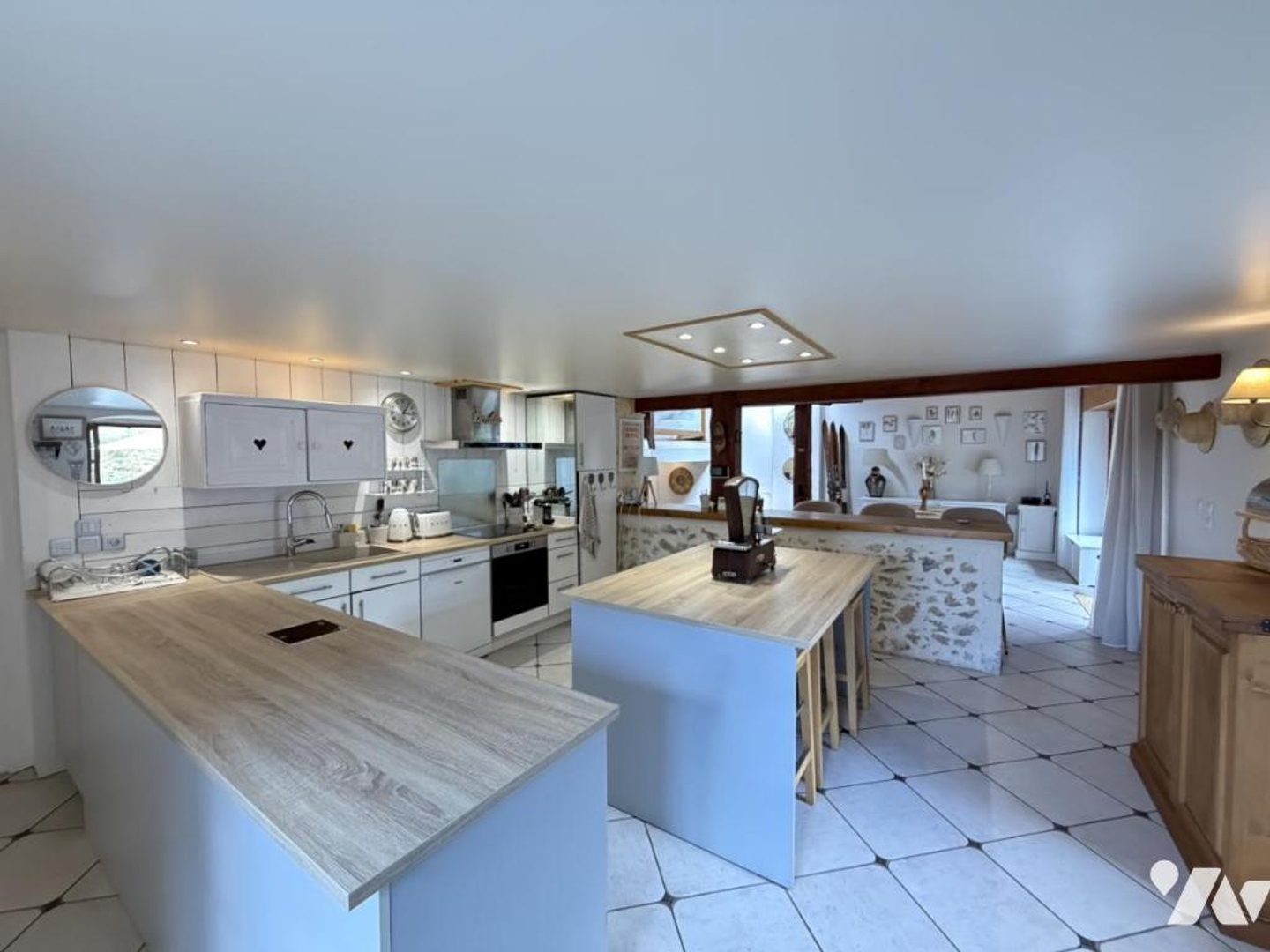 Immeuble à vendre - 7 pièces - 250m2 - Oyonnax (01100)