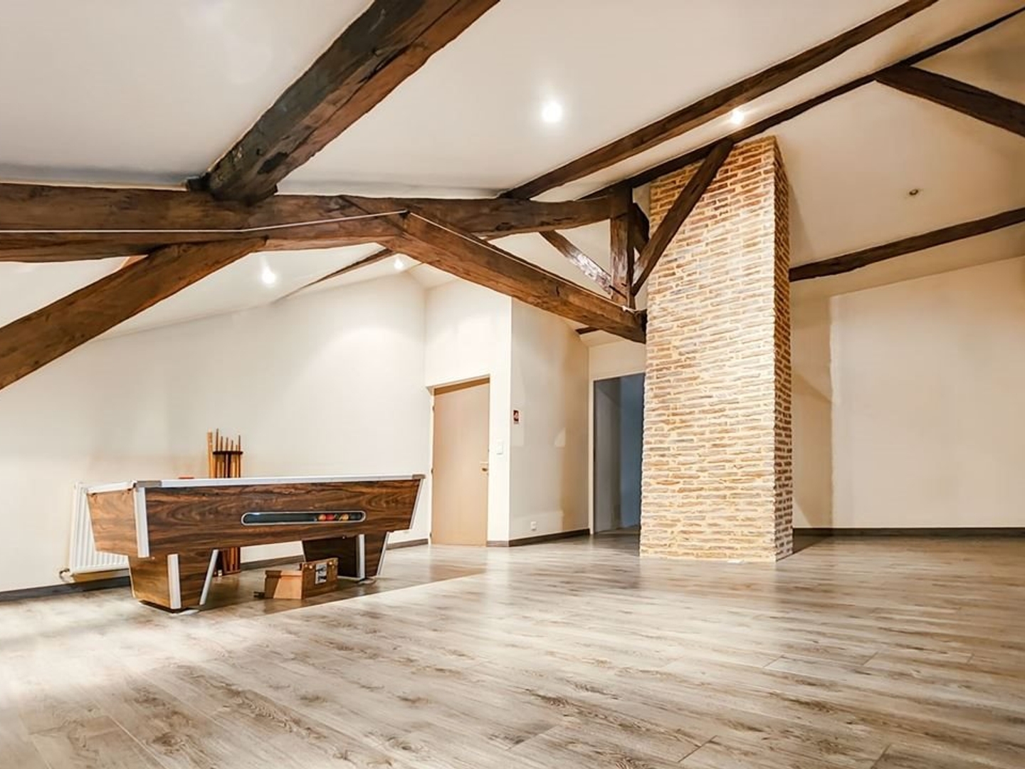 Maison à vendre - 6 pièces - 195m2 - Neuvic (24190)