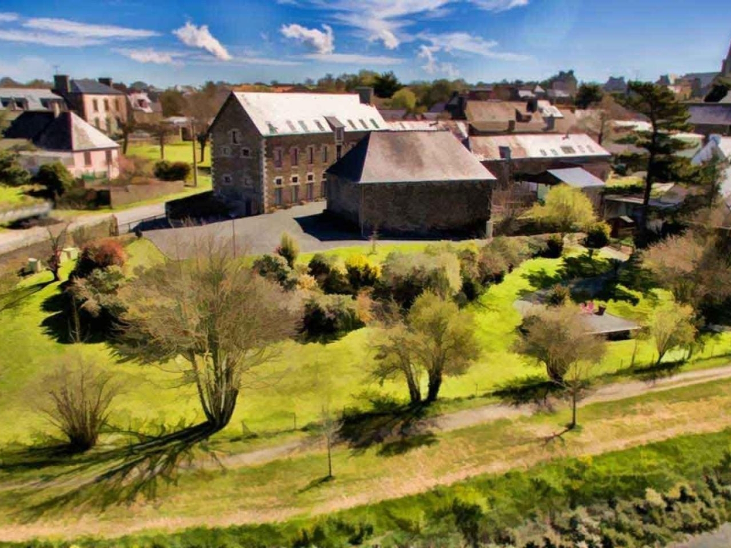 Immeuble de 334 m2 avec jardin vue rivière