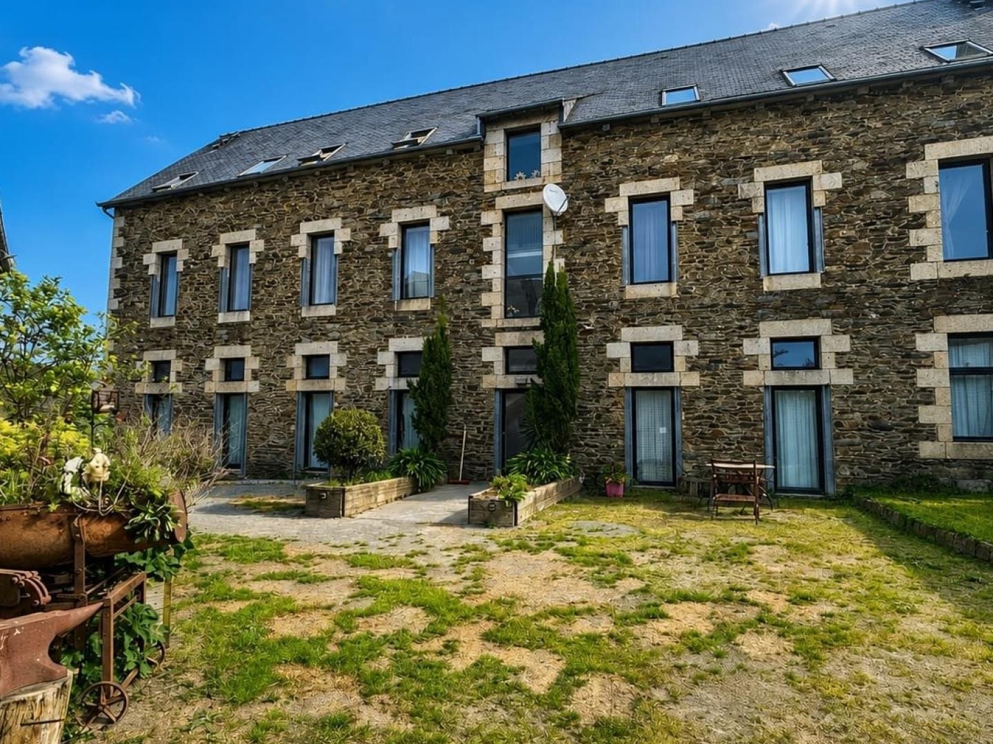 Immeuble à vendre - 334m2 - La Roche-Jaudy (22450)