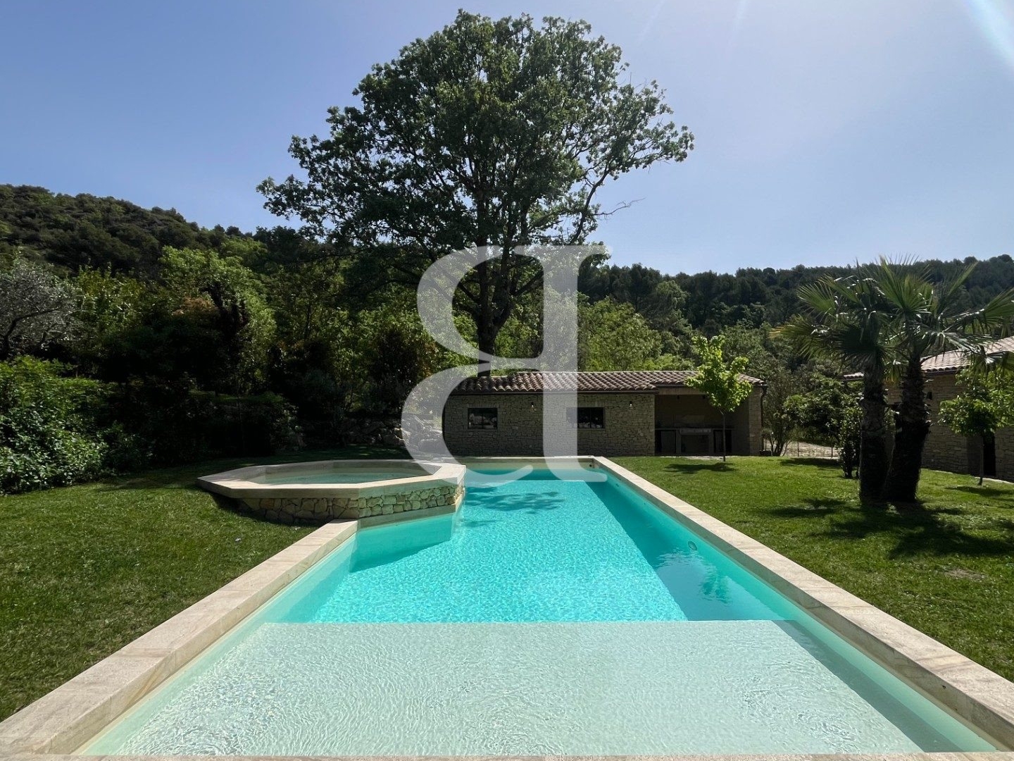Magnifique Villa en Pierre de Style Bergerie proche de L'Isle-su