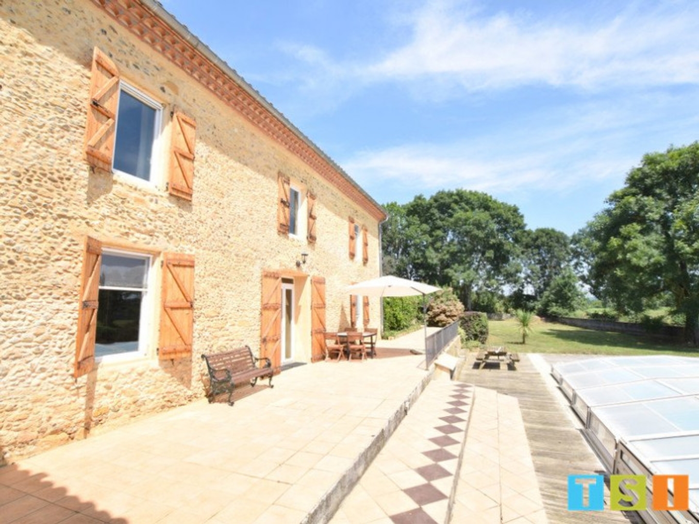 Maison à vendre - 9 pièces - 201m2 - Saint-Gaudens (31800)