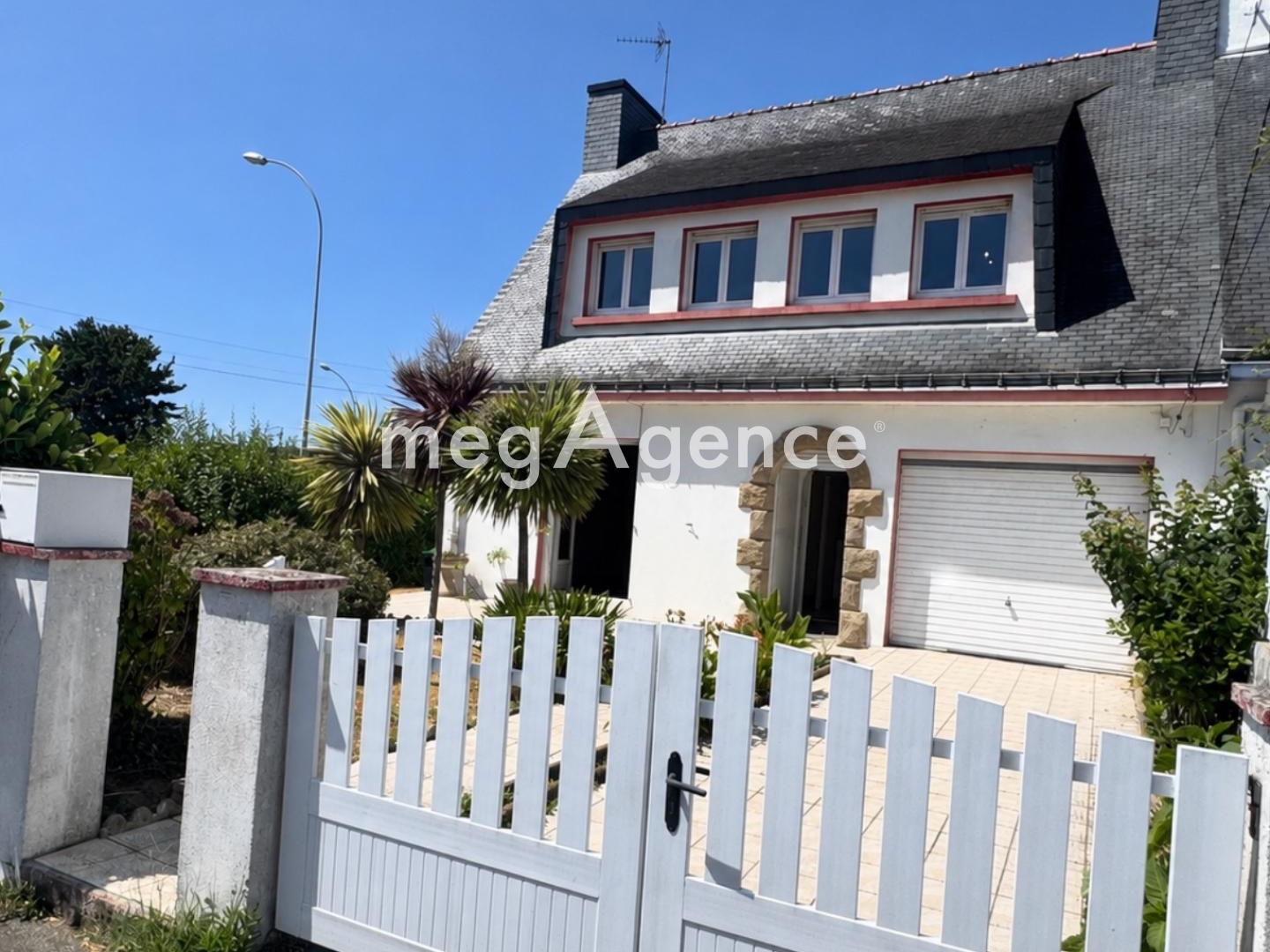 Lanester - Maison 3 chambres avec garage, jardin clos et beau potentiel
