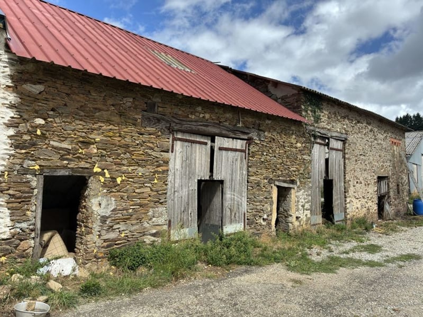Maison à vendre - 5 pièces - 27000m2 - Saint-Méard (87130)