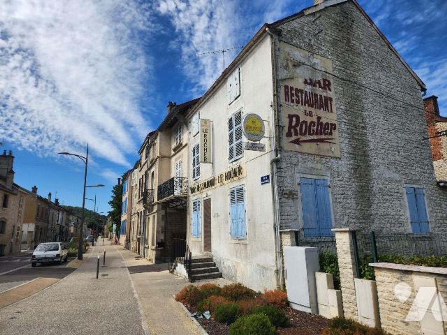 Immeuble à vendre - 4 pièces - 122m2 - Bar-Sur-Aube (10200)