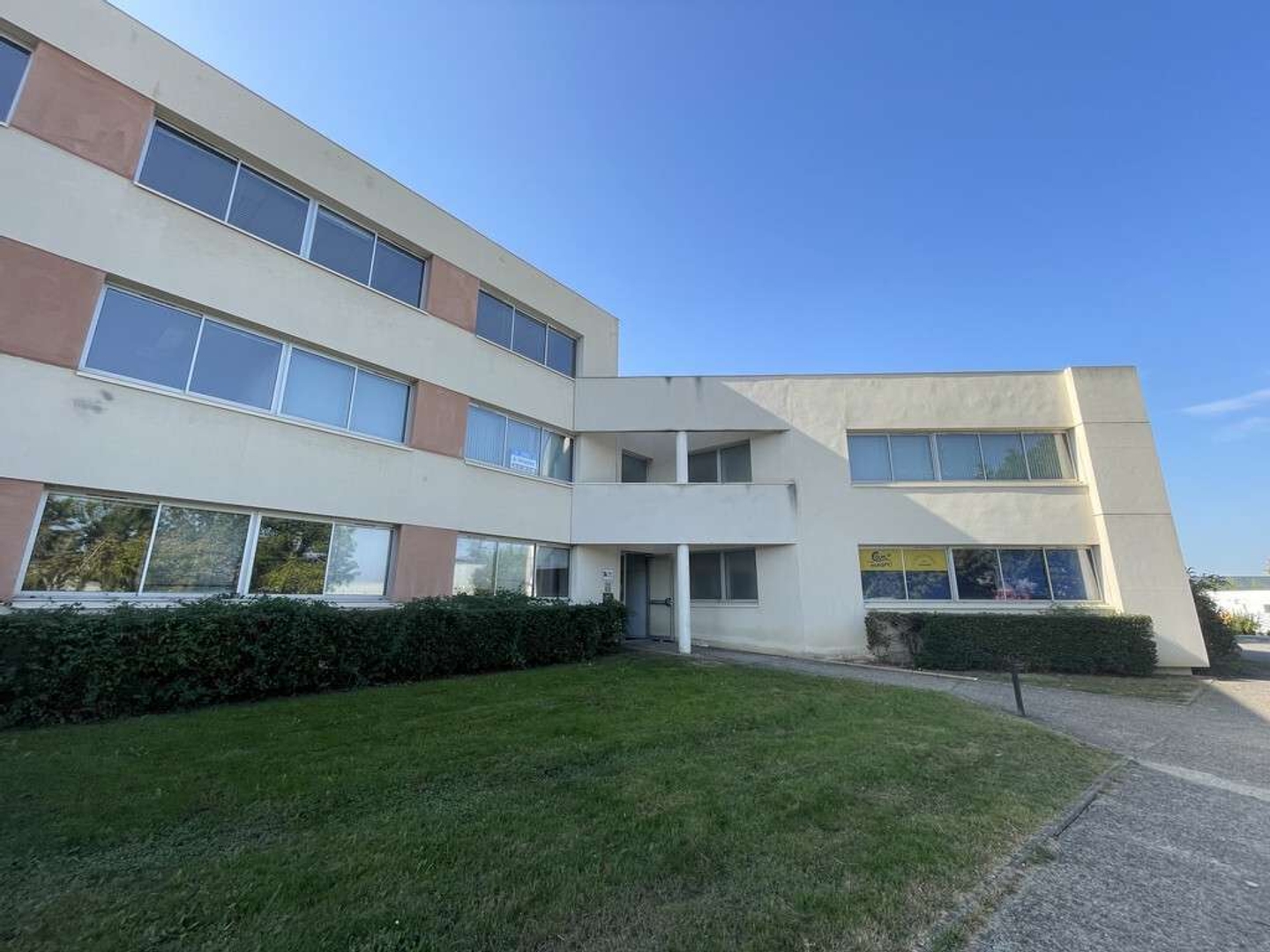 Vente ensemble de bureaux 100m² à Agen Agropole