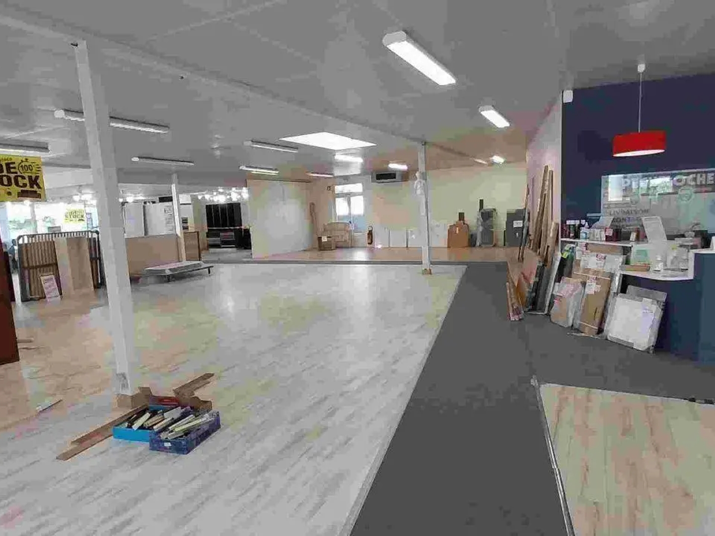 Locaux à vendre - 4 pièces - 1130m2 - Saint-James (50240)