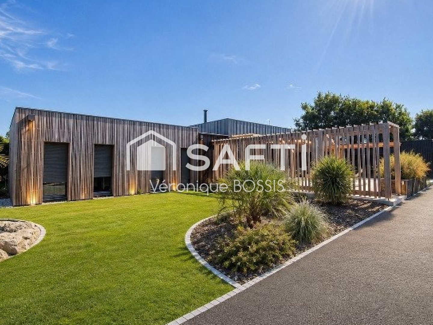 Maison à vendre - 7 pièces - 239m2 - Aizenay (85190)