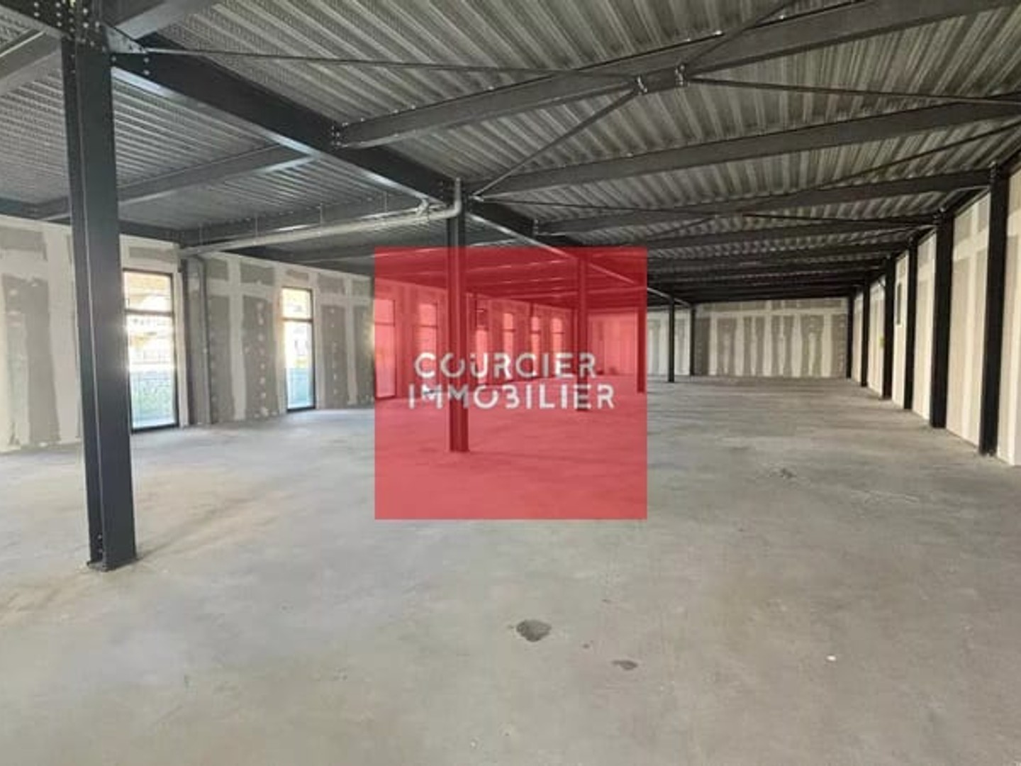 Magasin à vendre - 1 pièce - 483m2 - Plaisir (78370)