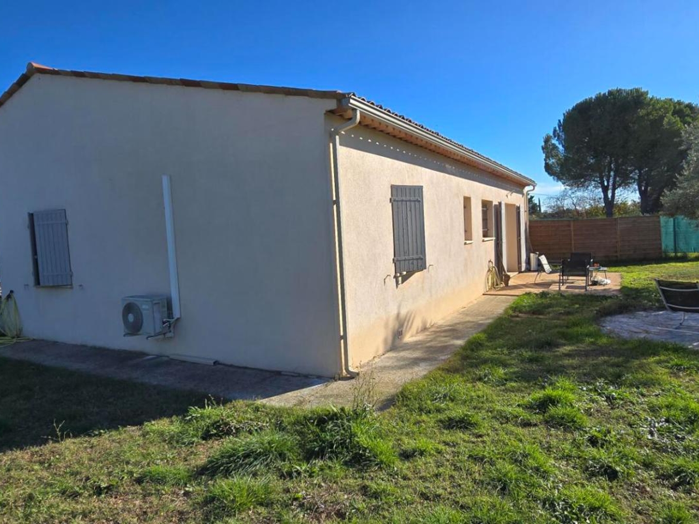À vendre , Quartier recherché, Environnement campagne ,Villa récente avec dépendance