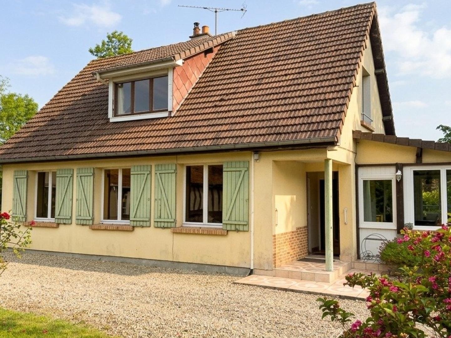 TERRAIN 3093M2 / CALME / 4 CHAMBRES / DEPENDANCES