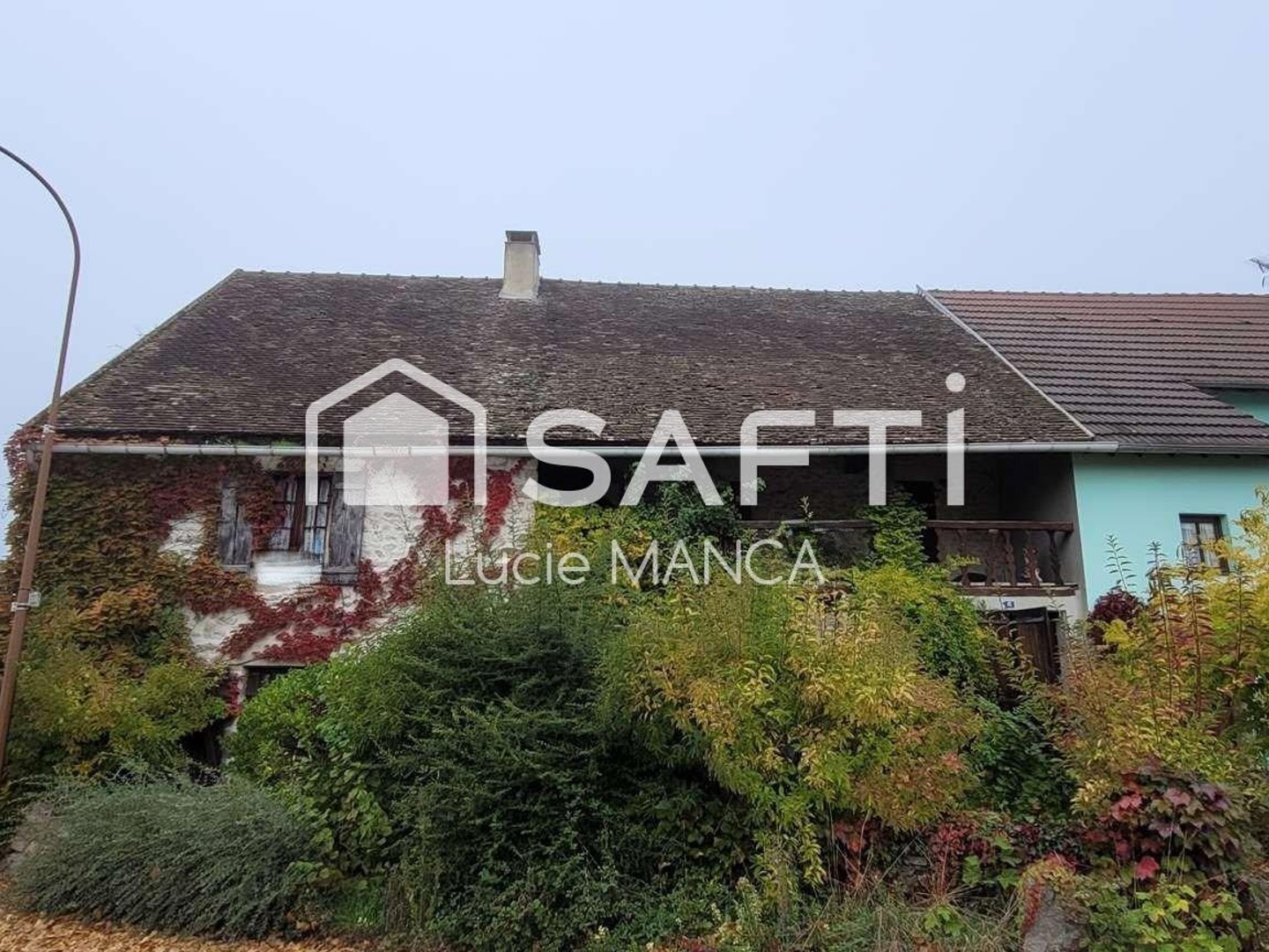 Maison à vendre - 8 pièces - 241m2 - Saint-Eusèbe (71210)