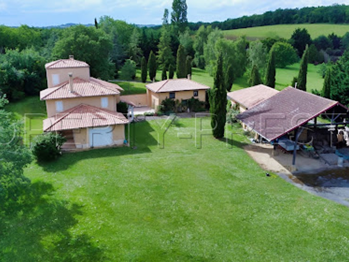 Propriété 8 pièces 560 m²