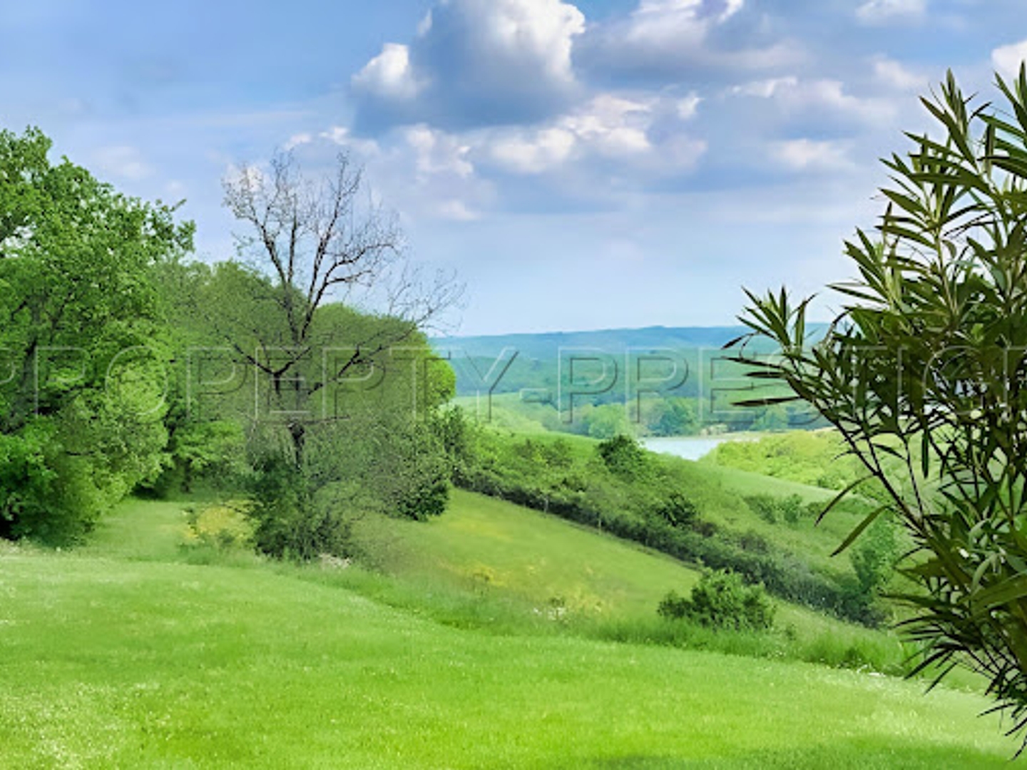 Maison à vendre - 8 pièces - 560m2 - Mirande (32300)