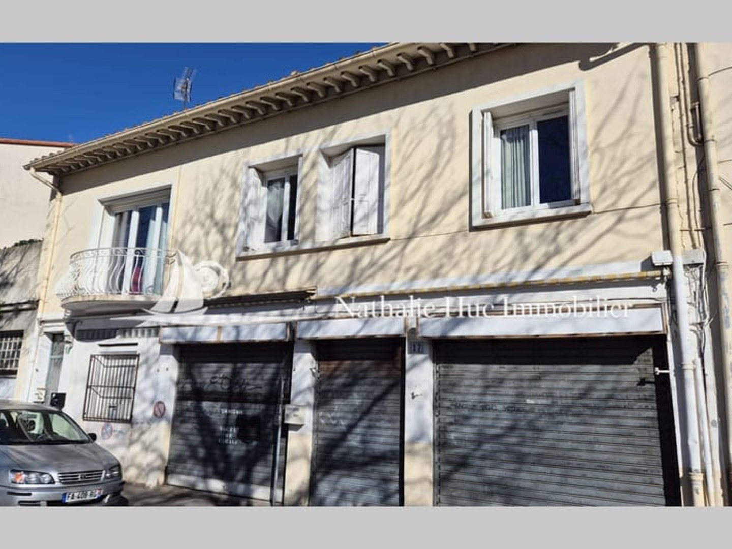Immeuble commercial 121 m²