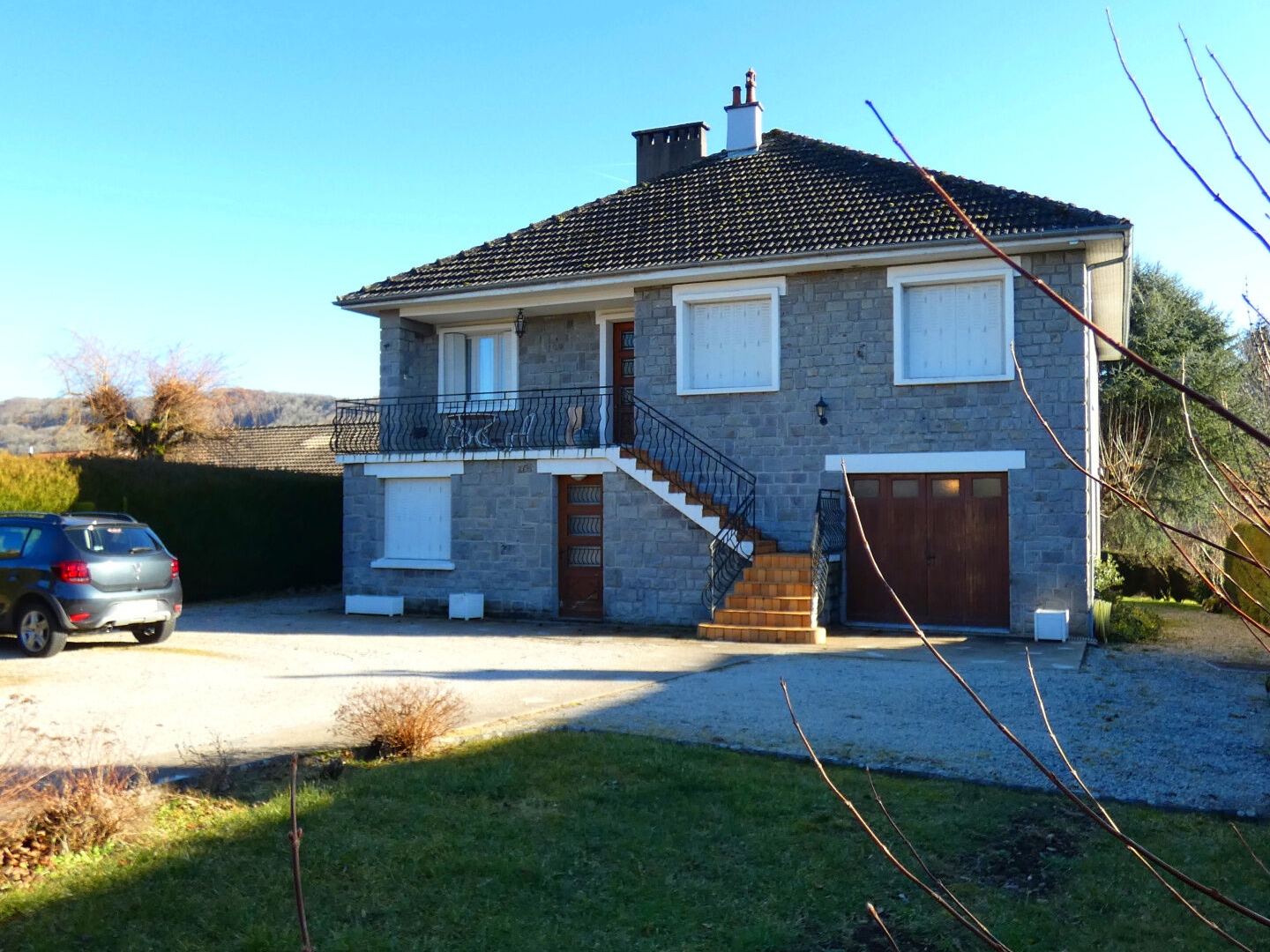 MAISON EN PIERRE