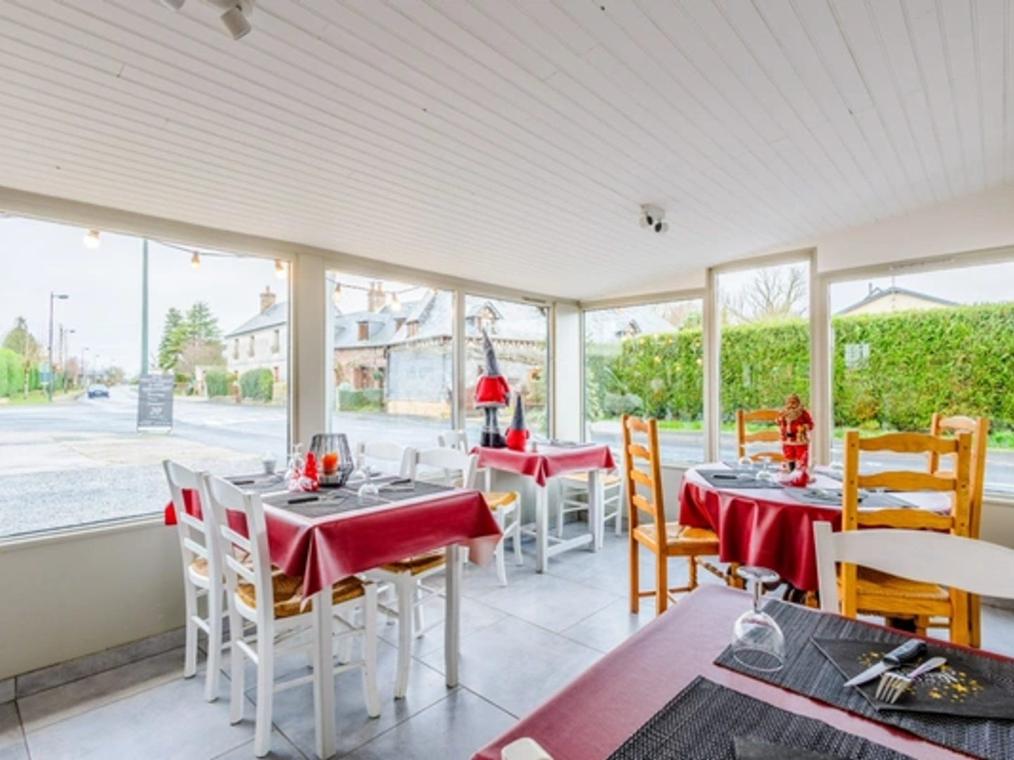 Magasin à vendre - 7 pièces - 400m2 - Annebault (14430)