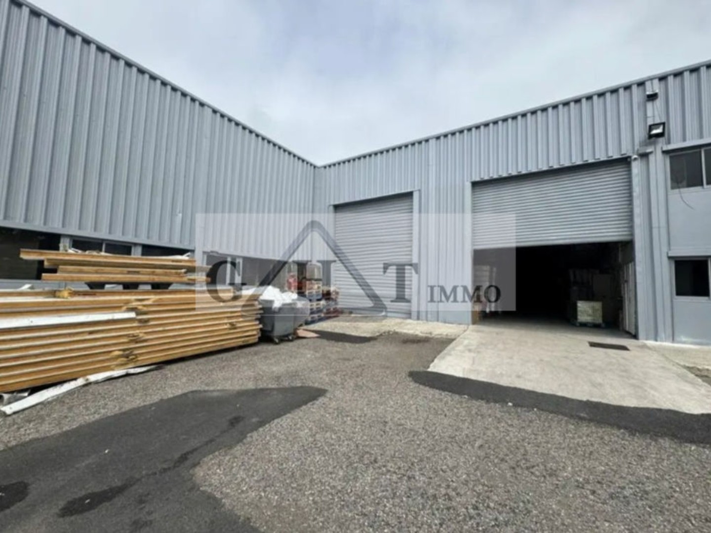 ENTREPOT BUREAUX 3244M2 A VENDRE SARCELLES