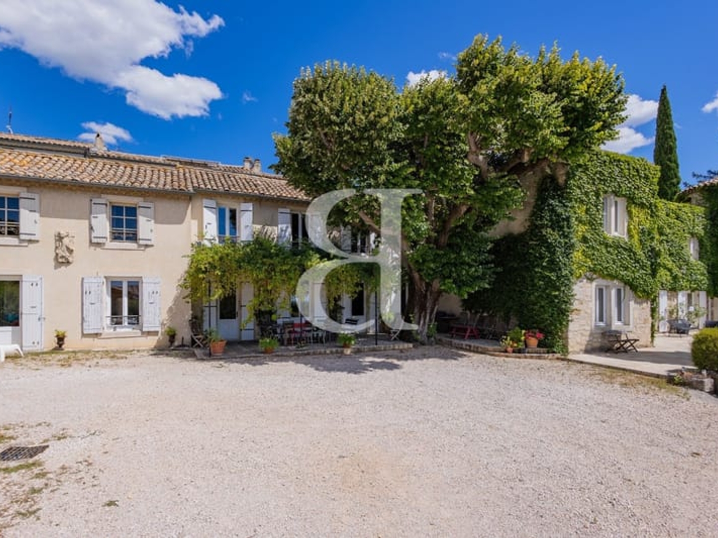 Maison à vendre - 10 pièces - 415m2 - Visan (84820)