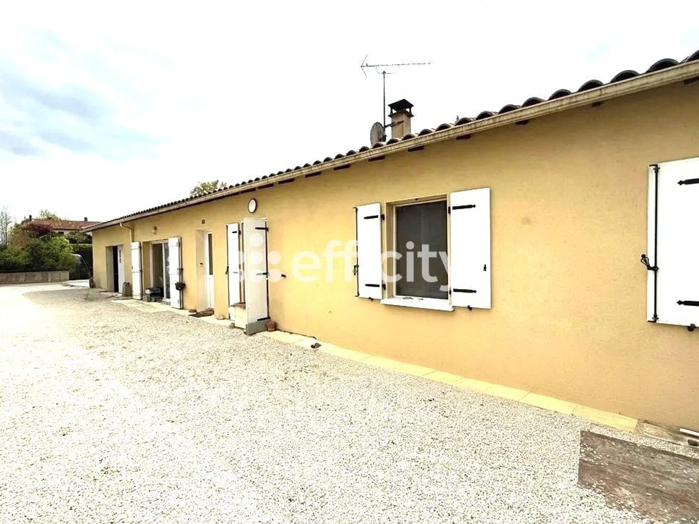 Maison à vendre - 5 pièces - 117m2 - Sauzé-Entre-Bois (79190)