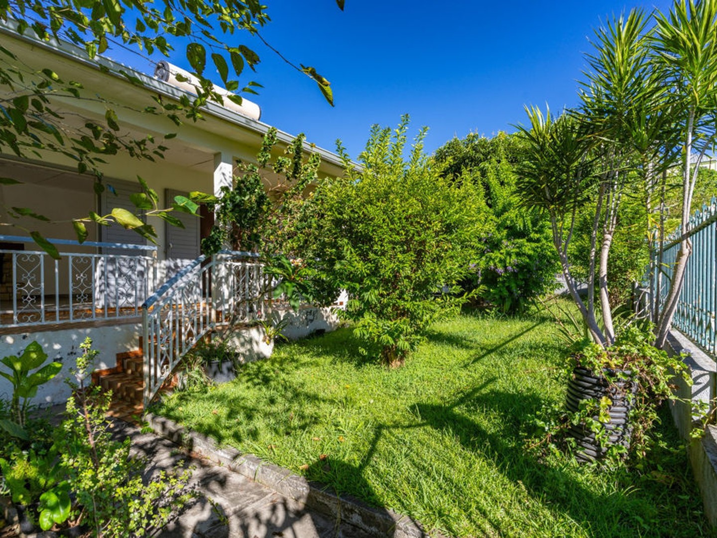 EXCLUSIVITÉ · Maison 230 m2 · 2 logements indépendants · Le Tampon 12ème Km ·