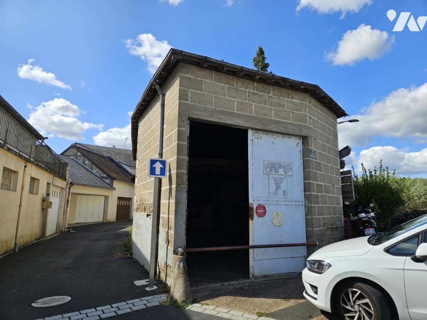 Parking / garage / box à vendre - 54m2 - L'île-Bouchard (37220)