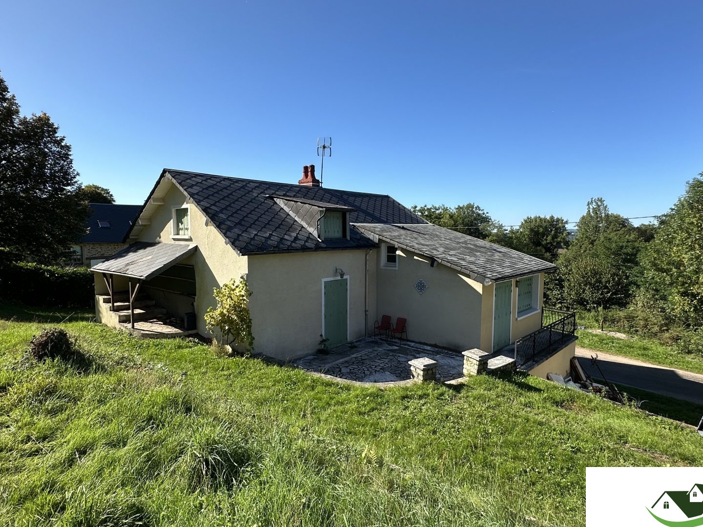 Maison avec 4 hect de terrain