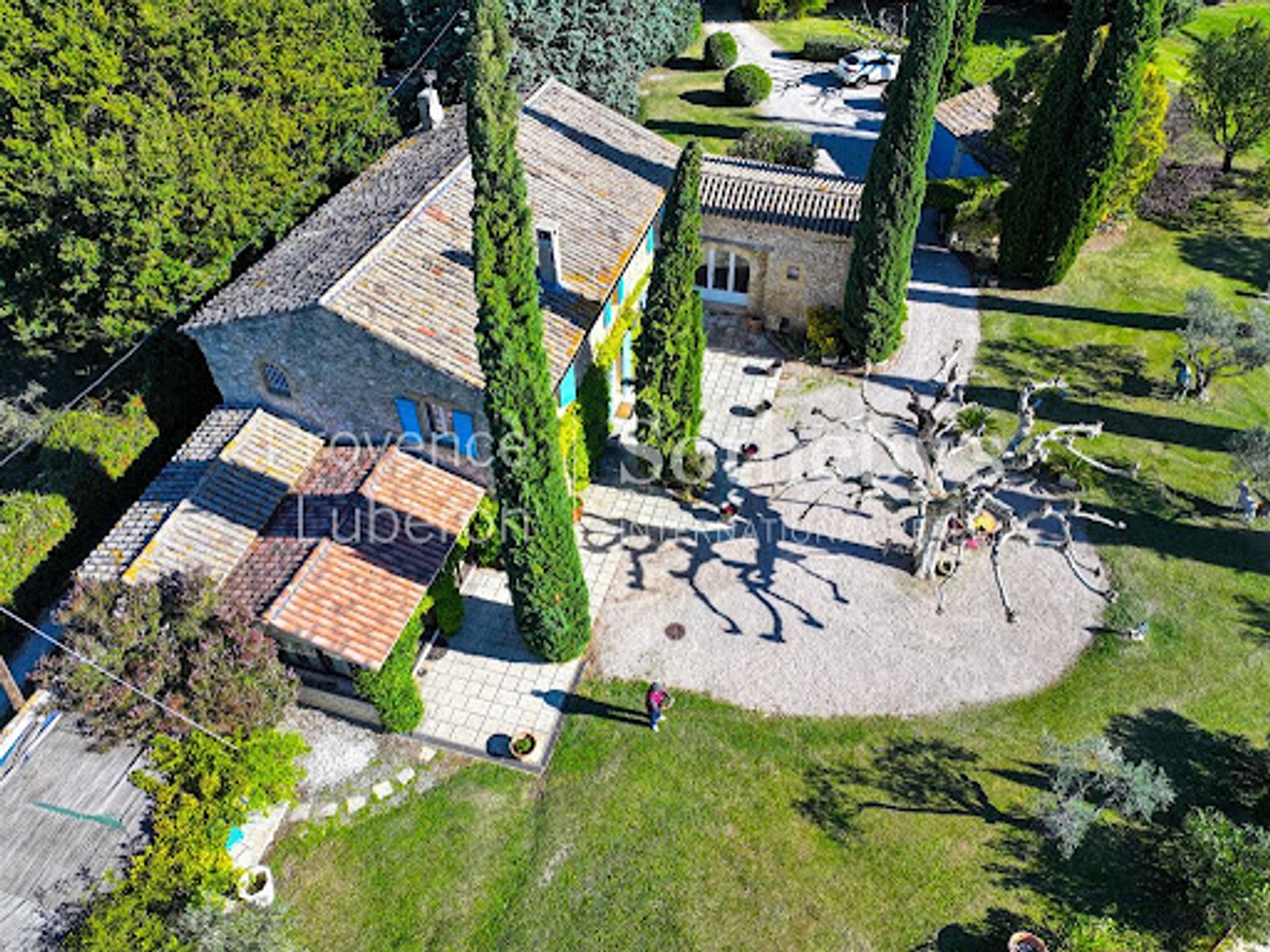 Maison 19 pièces 311 m²