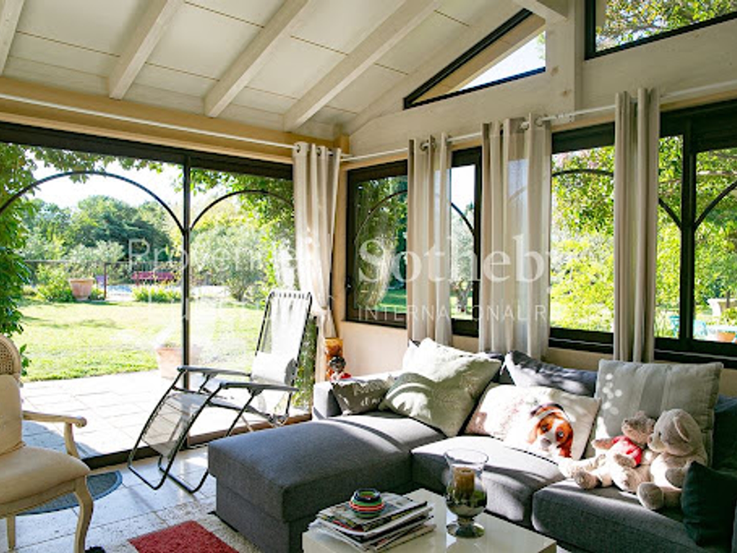 Maison à vendre - 19 pièces - 311m2 - Taillades (84300)