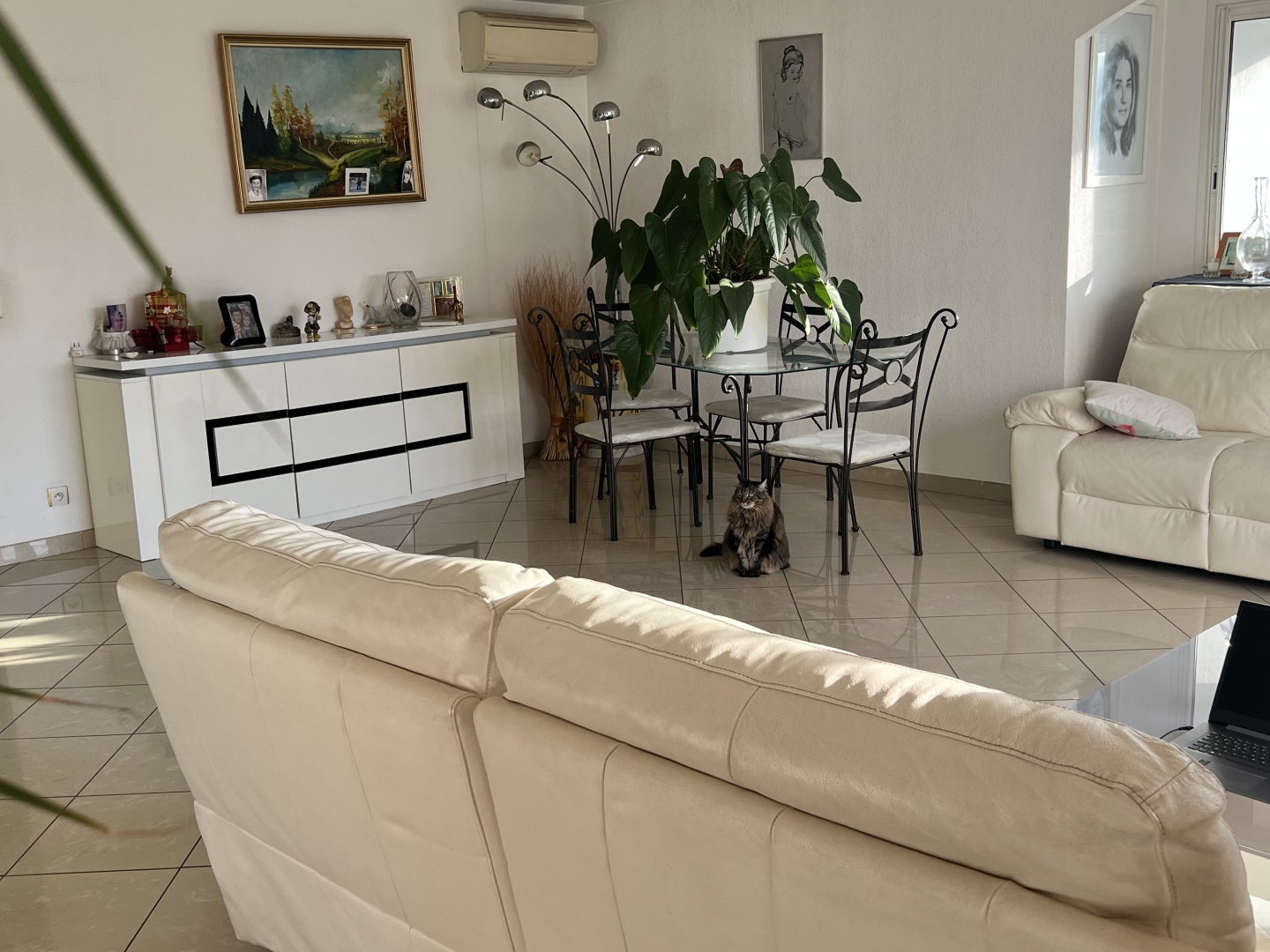 Locaux à vendre - 4 pièces - 600m2 - La Crau (83260)