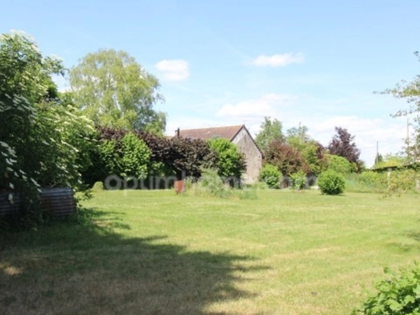 Terrain 692 m²