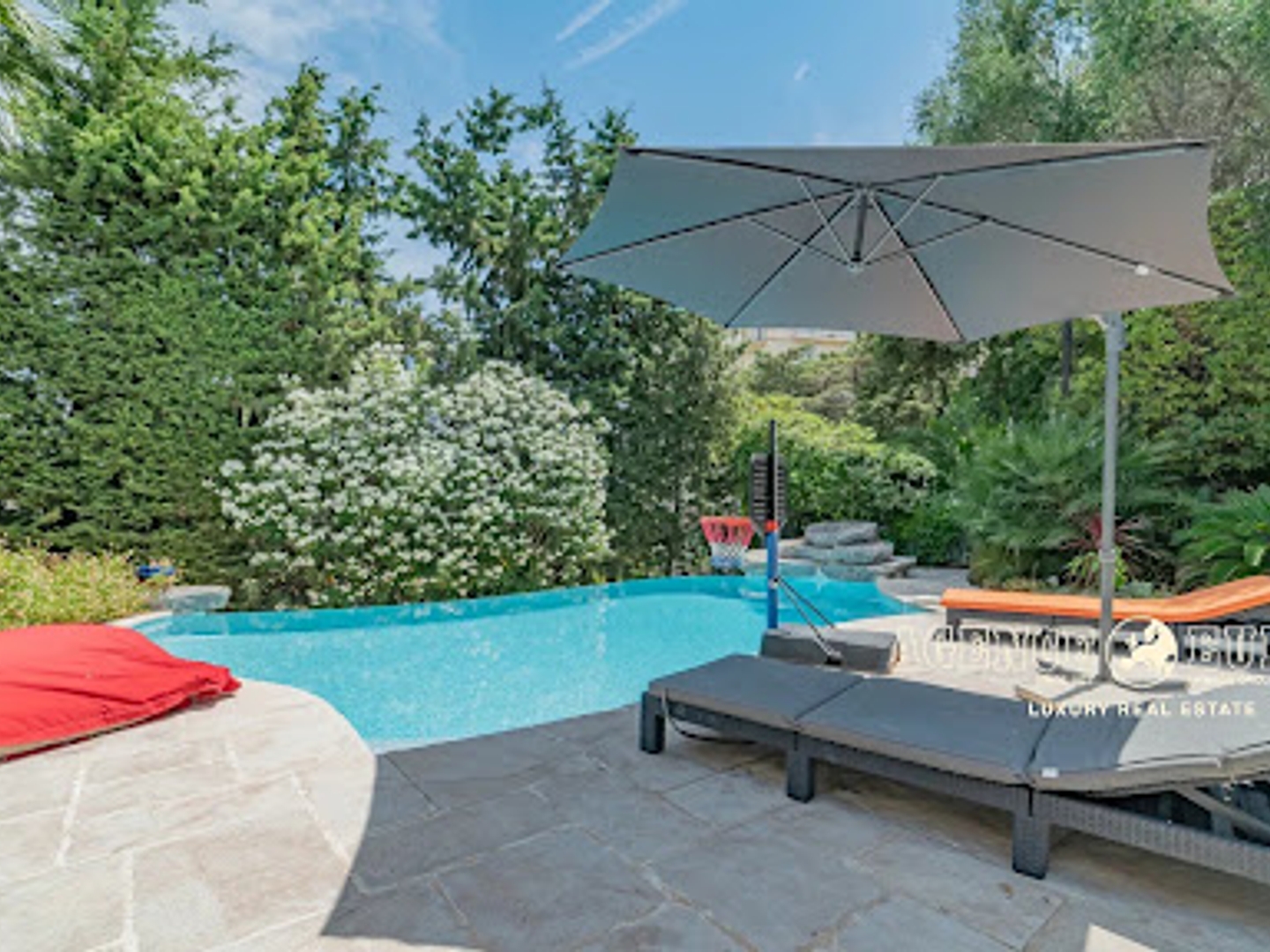 Maison à vendre - 8 pièces - 236m2 - Cannes (06400)