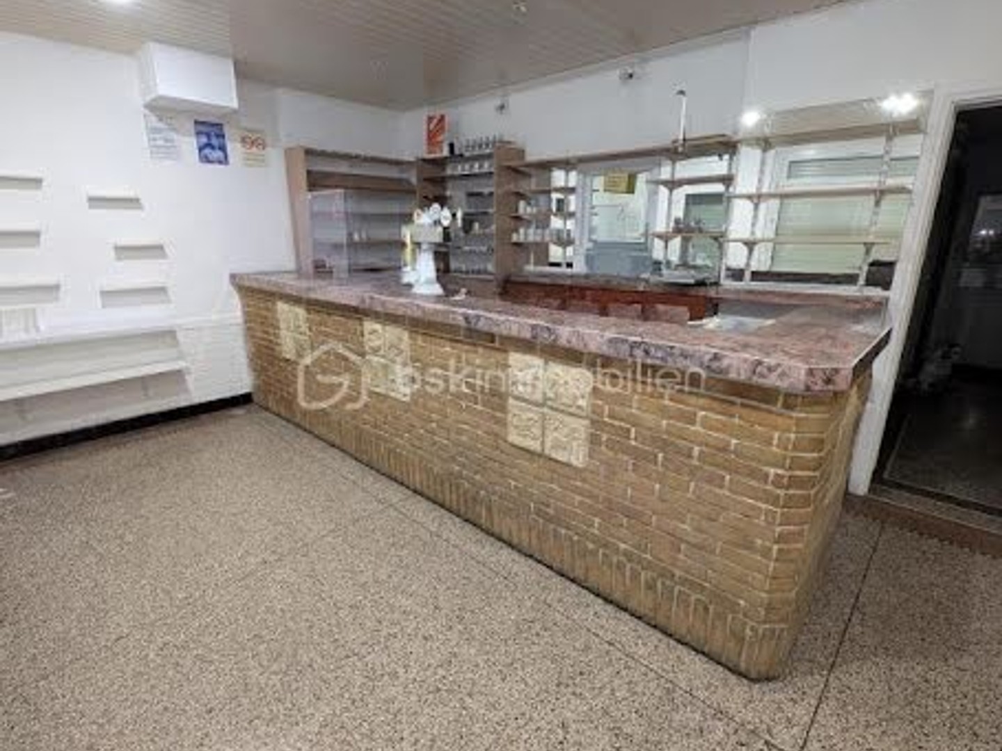 Local commercial 160 m²