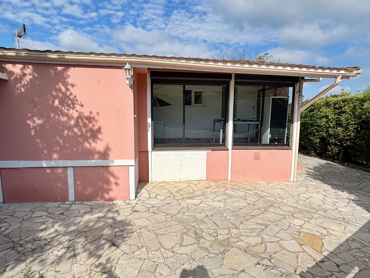 Maison à vendre - 3 pièces - 48m2 - Roquebrune-Sur-Ar... (83520)