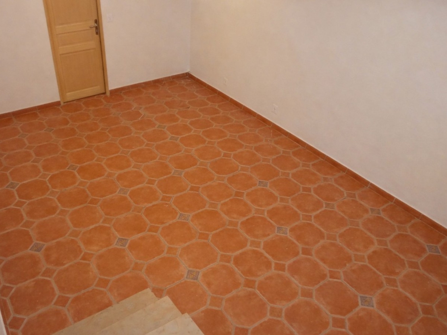 Locaux à vendre - 30m2 - Uzès (30700)