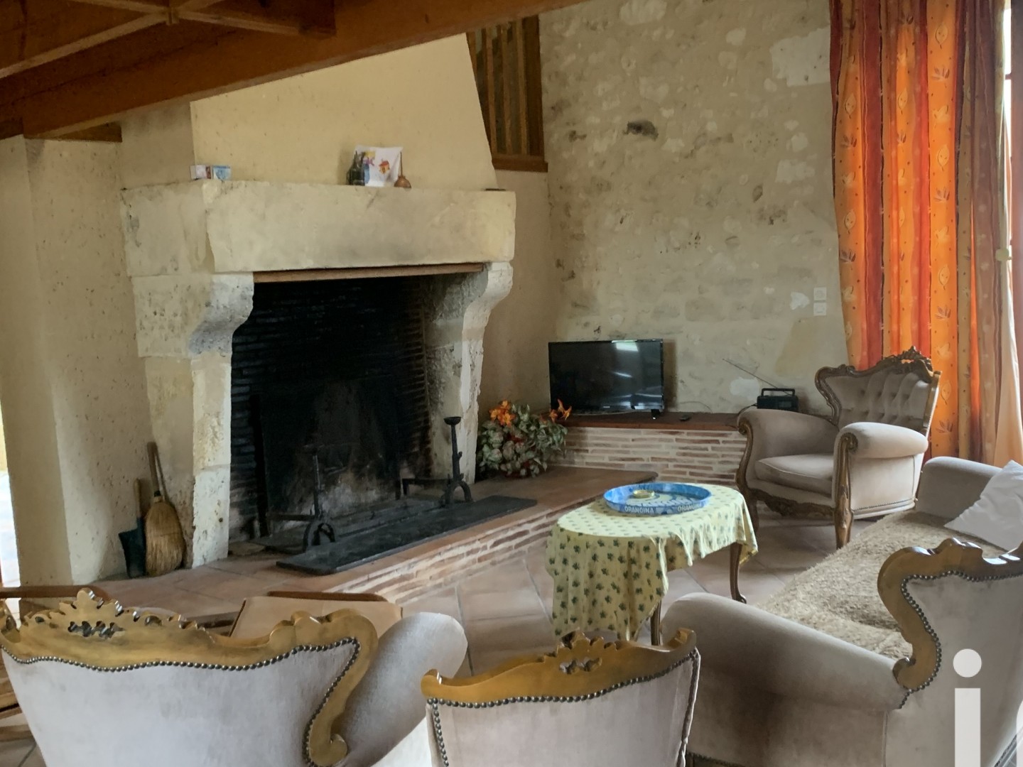Maison 8 pièces 312 m²