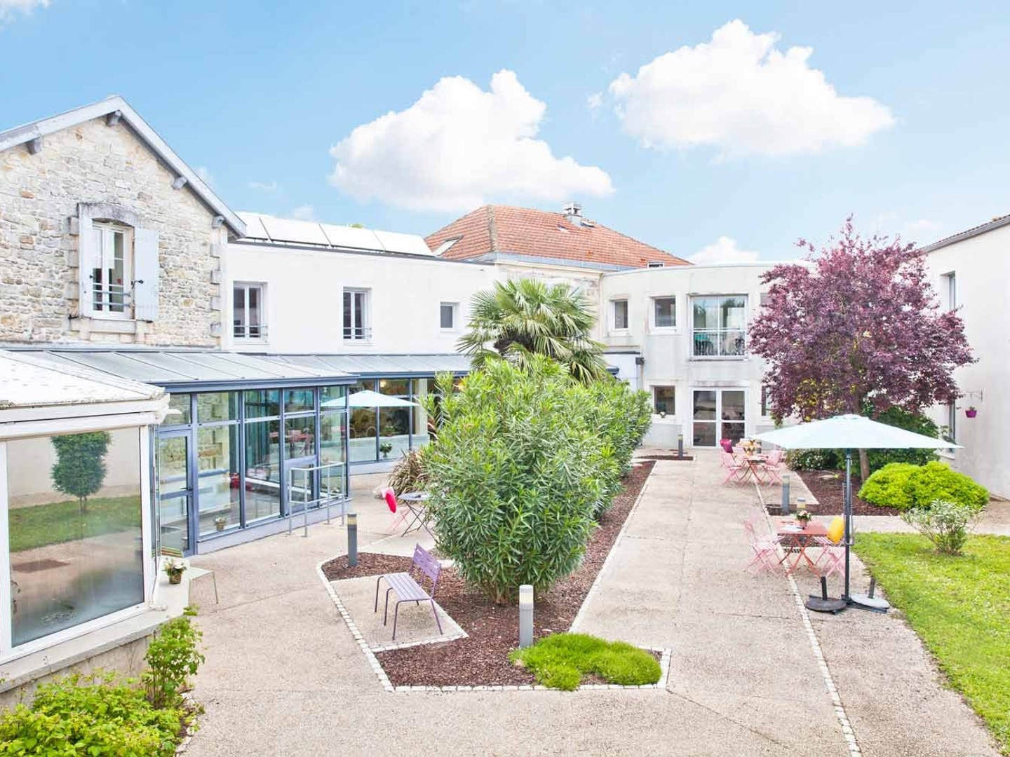 INVESTISSEMENT LOCATIF - ST JEAN D'ANGLE - Résidence Ehpad l'Ombrière - 6,61% de rentabilité.